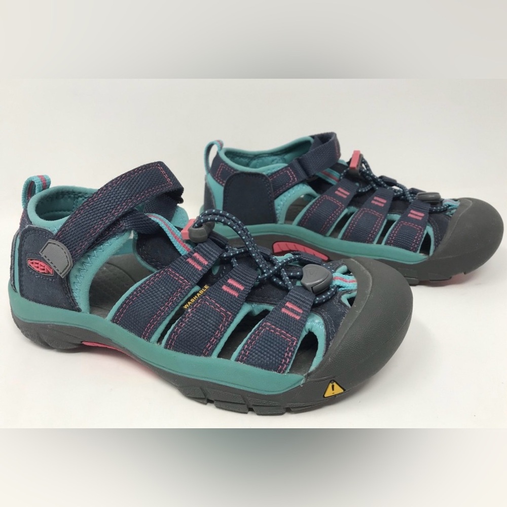 KEEN WATERPROOF WASHABLE HIKING SANDALS SIZE 7